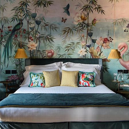 Velona'S Jungle Luxury Suites ฟลอเรนซ์ ภายนอก รูปภาพ