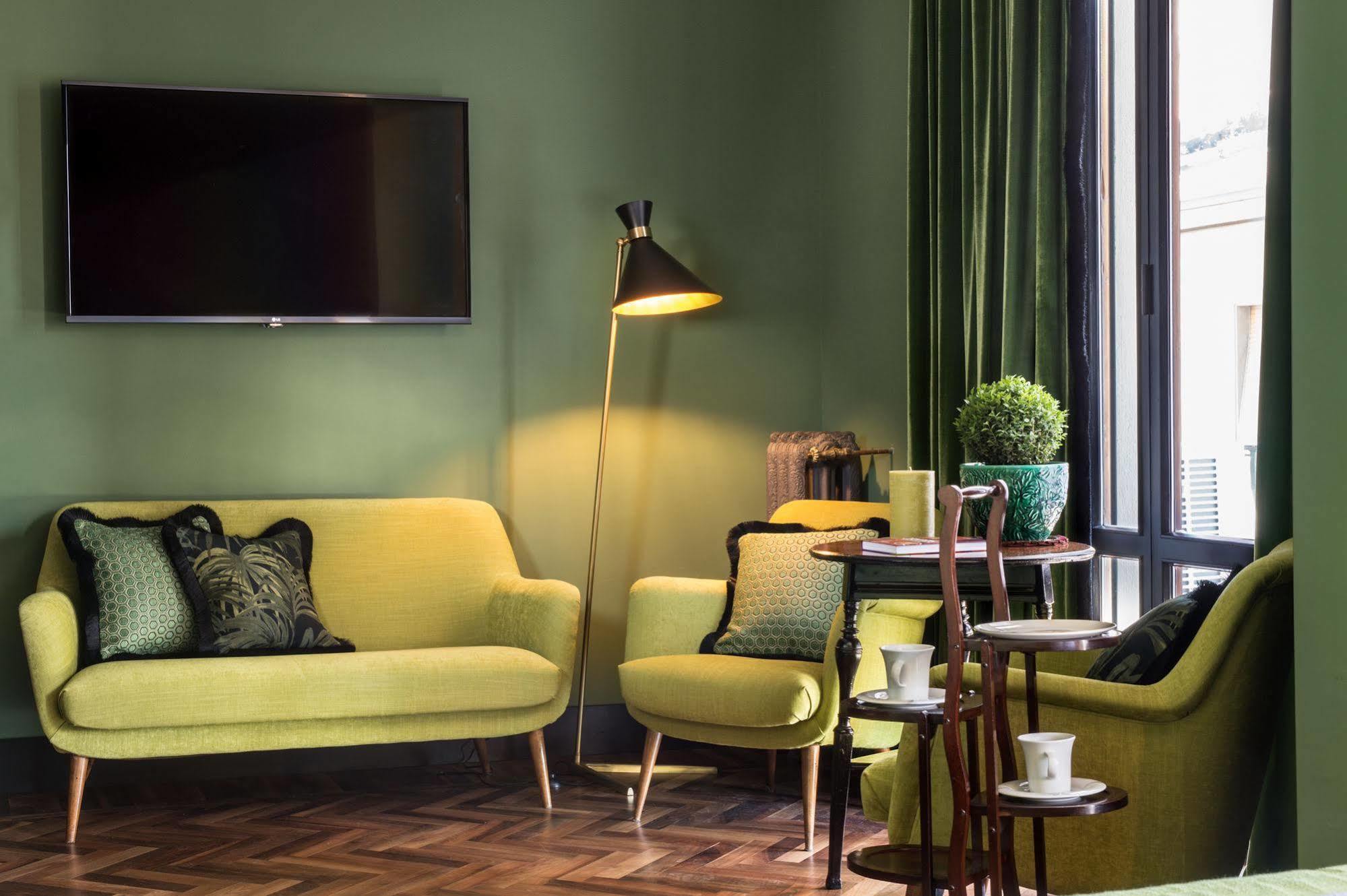Velona'S Jungle Luxury Suites ฟลอเรนซ์ ภายนอก รูปภาพ